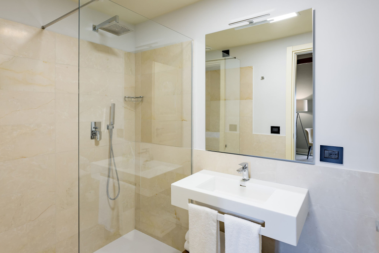 Bathroom 5, Room of Andrea, Trapani