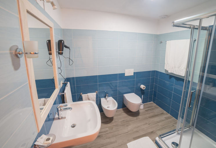 Bathroom 5, Villa Alberta Hotel, Cagliari