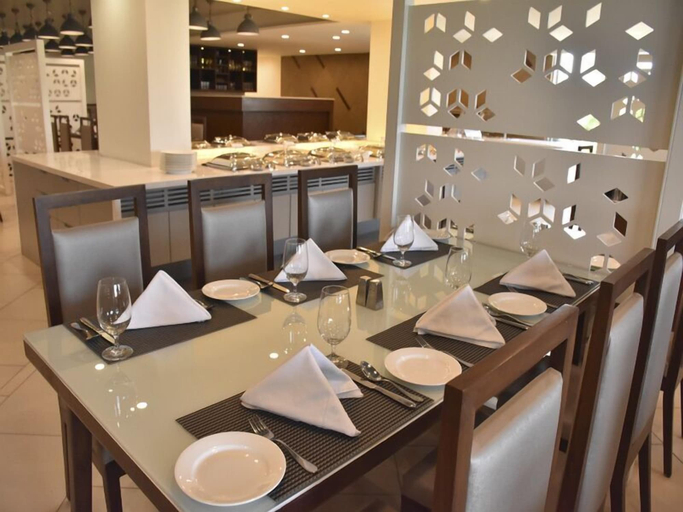 Food & Drinks 4, Comfort Inn Donil, Vadodara