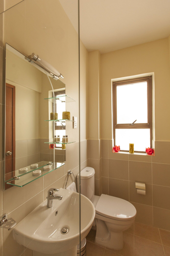 Bathroom 5, Waridi Paradise Hotel & Suites, Dagoretti North