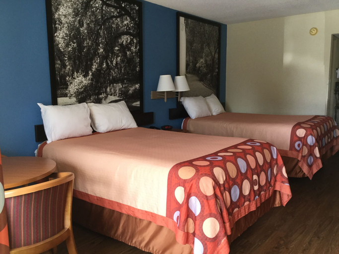 Bedroom 3, Super 8 by Wyndham Walterboro, Colleton