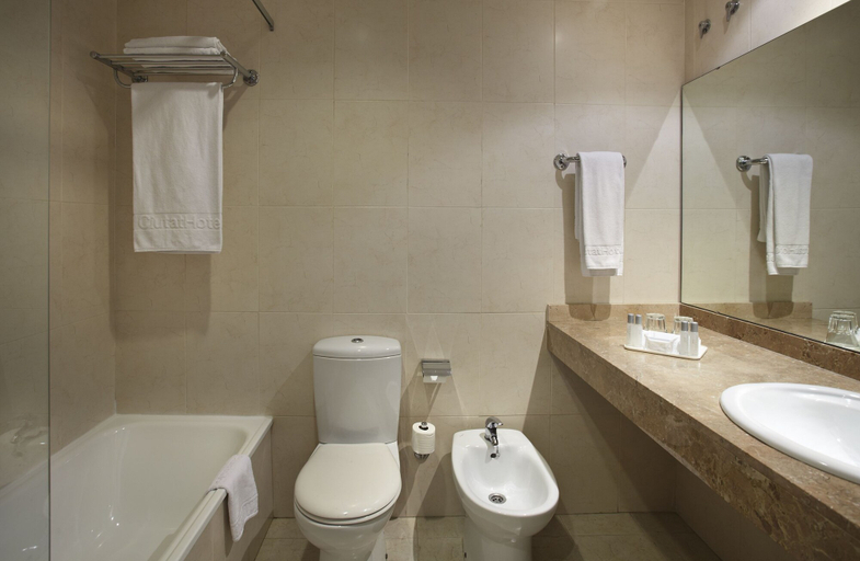 Bathroom 3, B&B Hotel Barcelona Mollet Porta de Gallecs, Barcelona