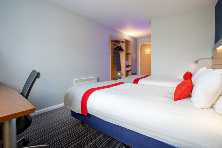 Bedroom 4, Holiday Inn Express DUNFERMLINE by IHG, Fife