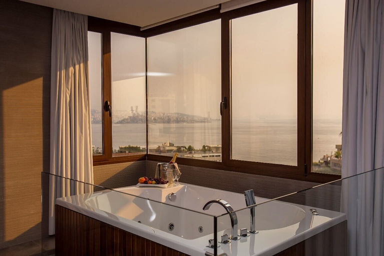 Bathroom 5, The Opera Hotel, Kasrouane