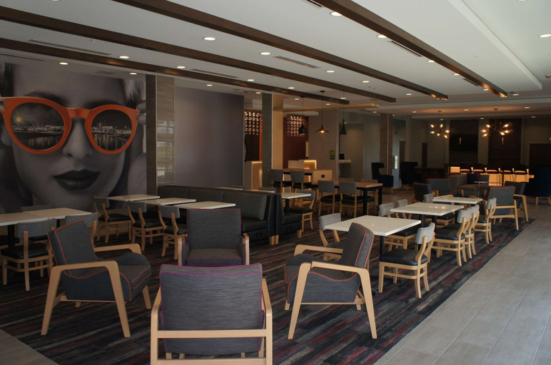 Food & Drinks 5, La Quinta by Wyndham Altoona Des Moines, Polk