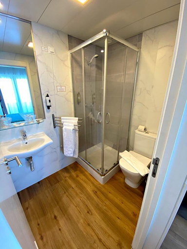 Bathroom 4, Lisbon City Hotel, Lisbon