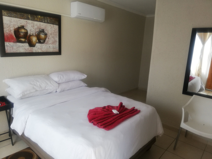 Bedroom 1, BTV Guesthouse, Ehlanzeni