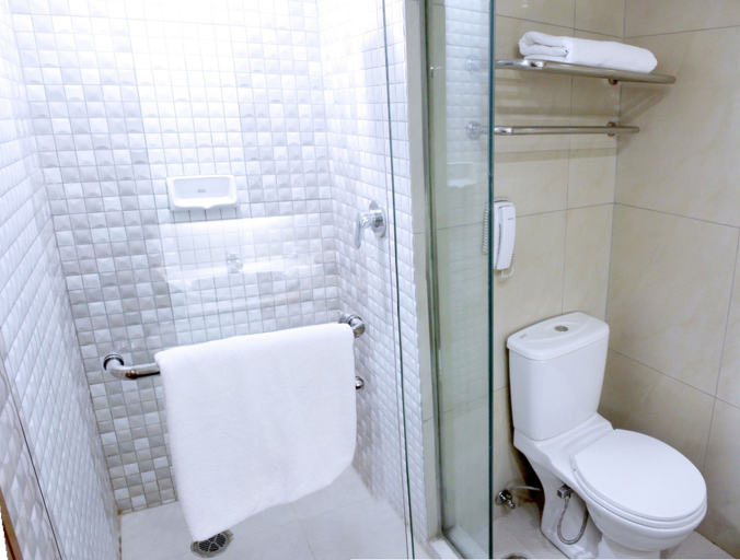 Bathroom 5, Aryaduta Palembang, Palembang