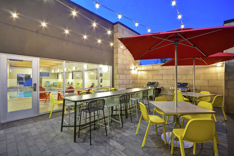 Food & Drinks 5, Home2 Suites by Hilton Plymouth, MN, Hennepin