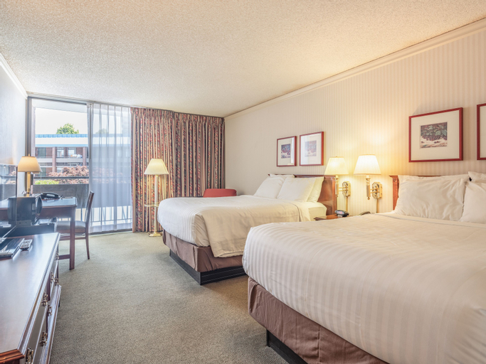 University Place Hotel & Conference Center, Multnomah
