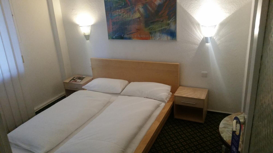 Bedroom 4, Hotel Garni Frankfurt, Frankfurt am Main