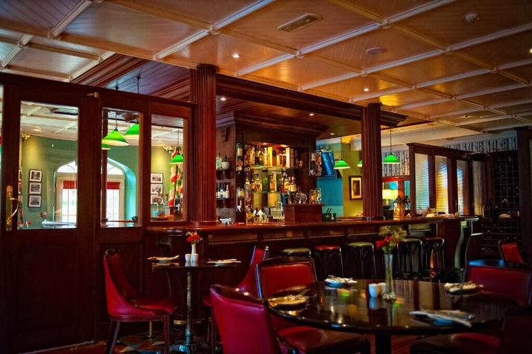 Food & Drinks 4, Step House Hotel