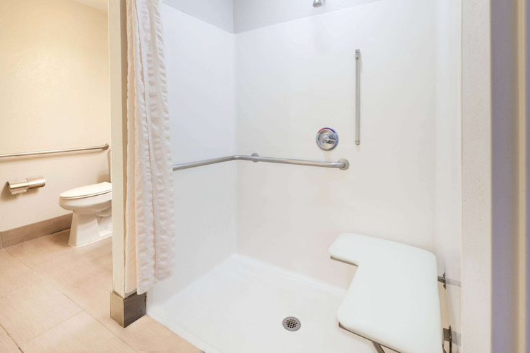 Bathroom 4, Microtel Inn & Suites by Wyndham Baltimore BWI Airport, Anne Arundel