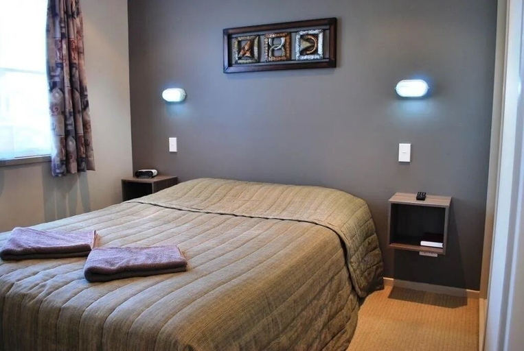 Bedroom 2, Nambucca River Tourist Park, Nambucca