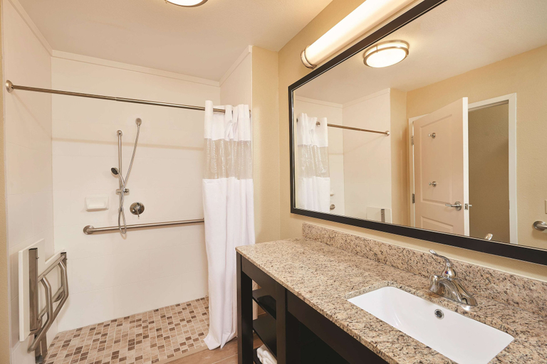 Bathroom 4, La Quinta Inn & Suites by Wyndham Carlsbad, Eddy