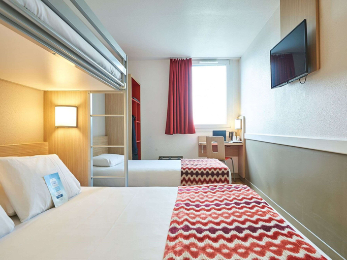 Bedroom 4, Kyriad Rouen Sud - Val De Reuil, Eure