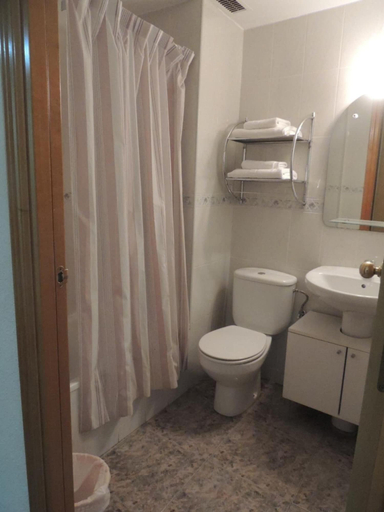 Bathroom 5, Hostal Cumbre, Zaragoza