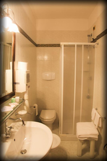Bathroom 3, Hotel Ristorante Rinelli, Barletta-Andria-Trani