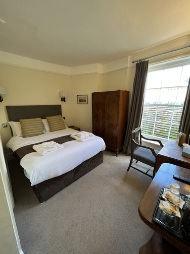 Bedroom 3, Norfolk Arms Hotel, West Sussex