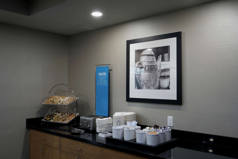 Food & Drinks 5, Hampton Inn & Suites Jackson-Ridgeland, Madison