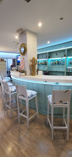 Food & Drinks 5, Apartamentos Manilva Green, Málaga