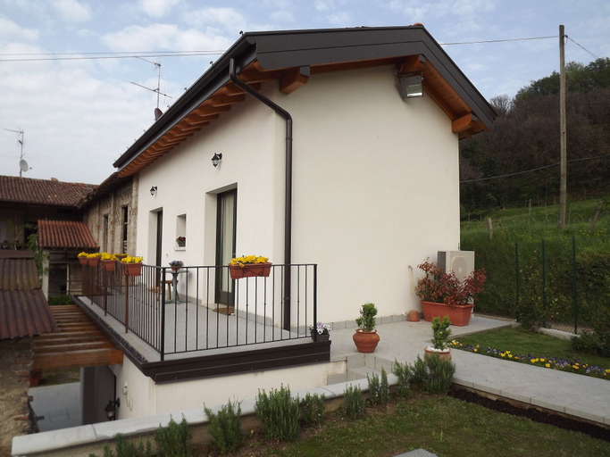 Exterior & Views 2, Agriturismo Cascina Rossano, Brescia