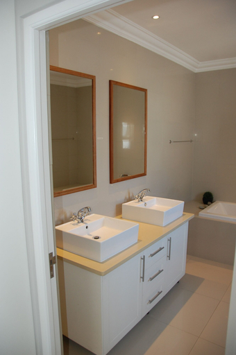 Bathroom, Cape Town Kite Club, City of Cape Town