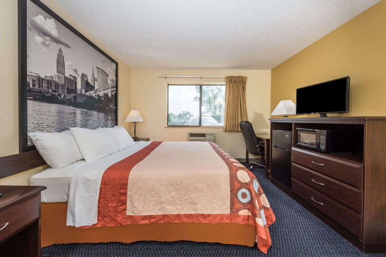 Bedroom 3, Super 8 by Wyndham Franklin/Middletown Area, Warren