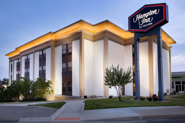 Exterior & Views 1, Hampton Inn St. Joseph, Buchanan