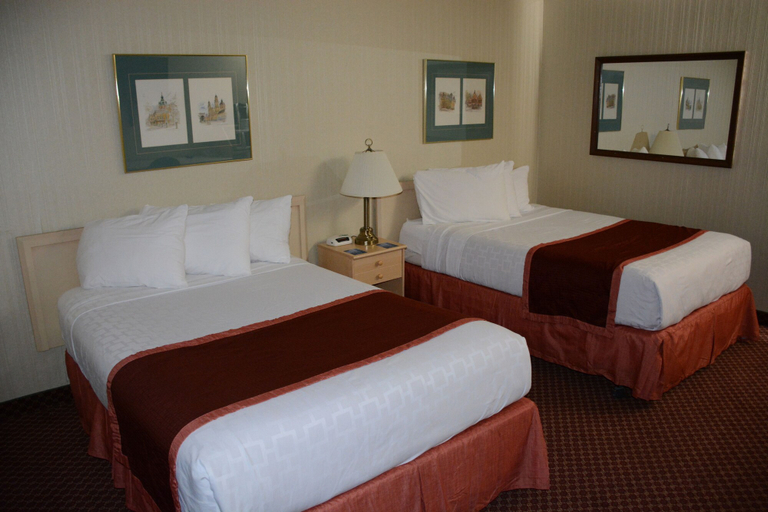 Bedroom 3, Travelodge by Wyndham Lethbridge, Division No. 2
