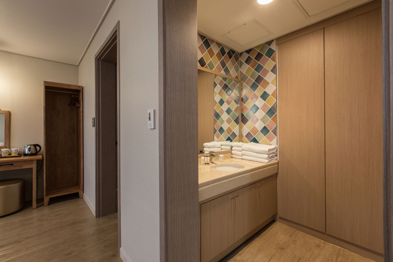 Bathroom 4, Hotel Elin, Jeju