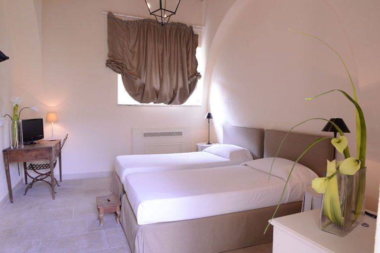Bedroom 2, Castello Camemi, Catania