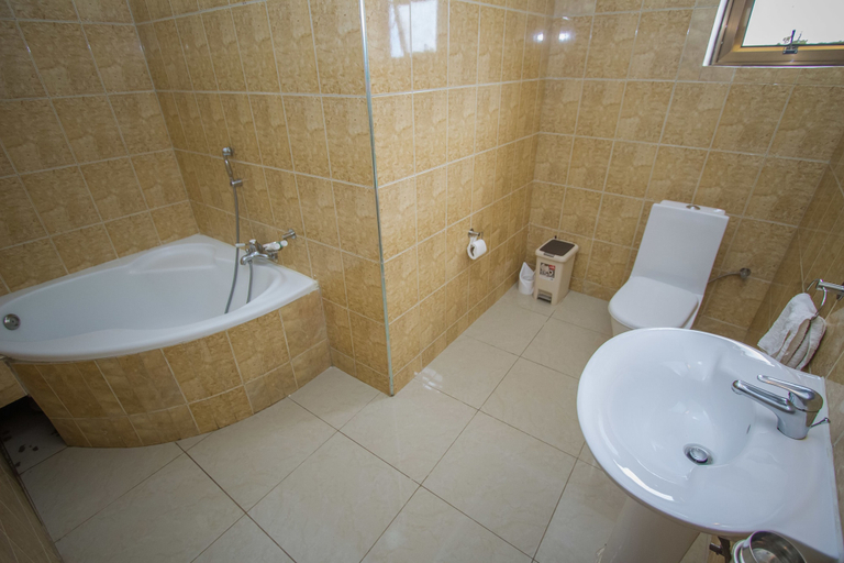 Bathroom 4, Reinah Tourist Hotel, Fort Portal