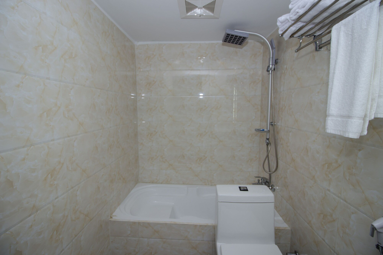 Bathroom 3, Pacific Lake View Hotel, Dhaka