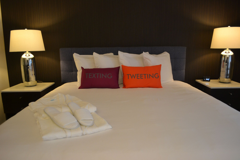 Bedroom 3, Hotel Lucent, San Mateo