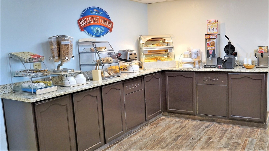 Food & Drinks 5, Baymont by Wyndham West Plains, Howell