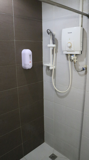 Bathroom 4, LeGallery Suites Hotel, Bandar Seri Begawan