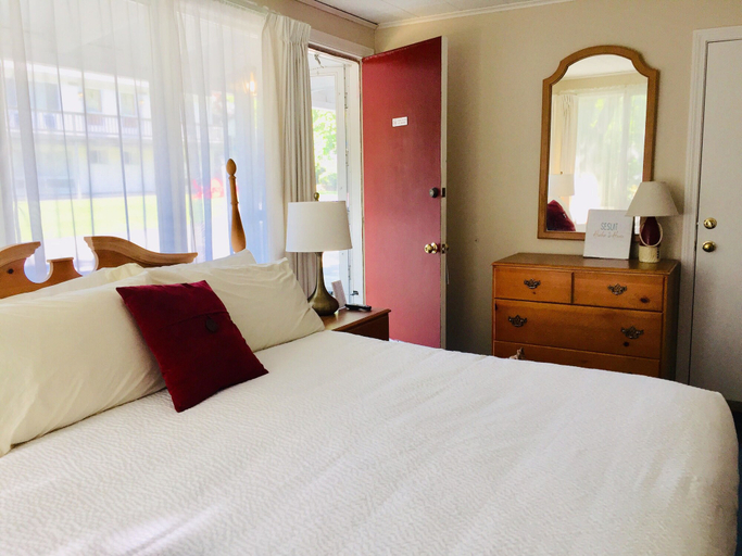 Bedroom 4, Sesuit Harbor House, Barnstable
