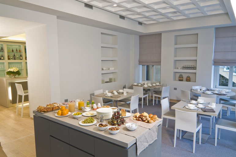 Food & Drinks 5, Hotel di Varese, Varese