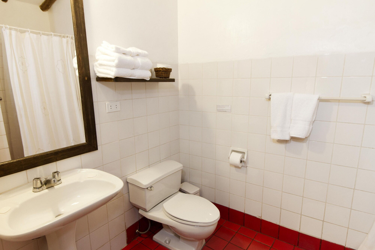 Bathroom 3, El Balcon, Cusco