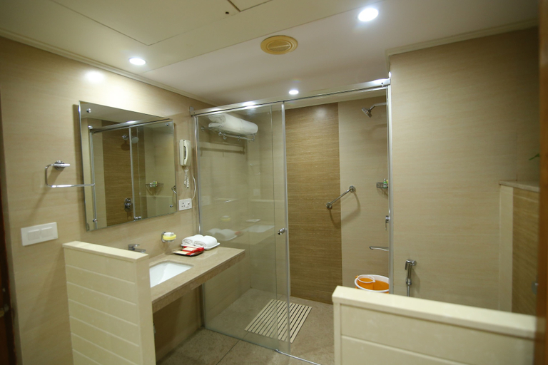 Bathroom 5, Daspalla Hotel Visakhapatnam, Visakhapatnam