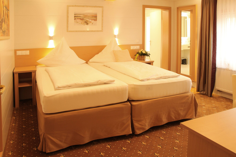 Bedroom 2, Hotel & Restaurant Bei Baki, Region Hannover