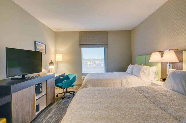 Bedroom 4, Hampton Inn & Suites Boston/Stoughton, Norfolk
