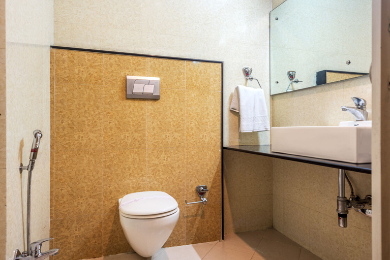 Bathroom 3, Treebo Trend Grand Plaza Nampally, Hyderabad