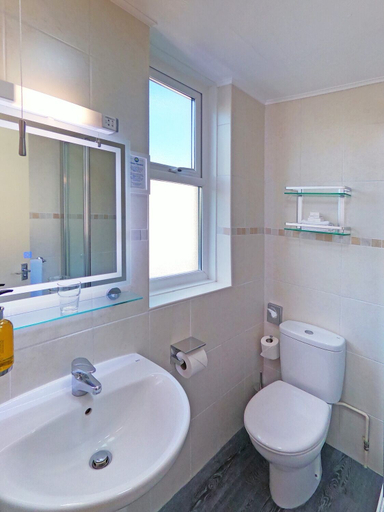 Bathroom 5, Riviera Lodge Hotel, Torbay