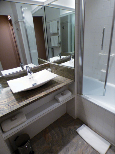 Bathroom 4, Terminus du Forez Saint Etienne Centre Gare Chateaucreux, Loire