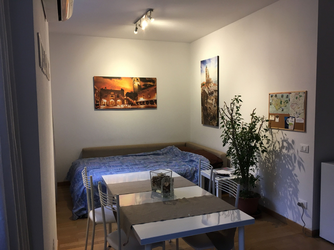 Others 4, Little House, Bergamo