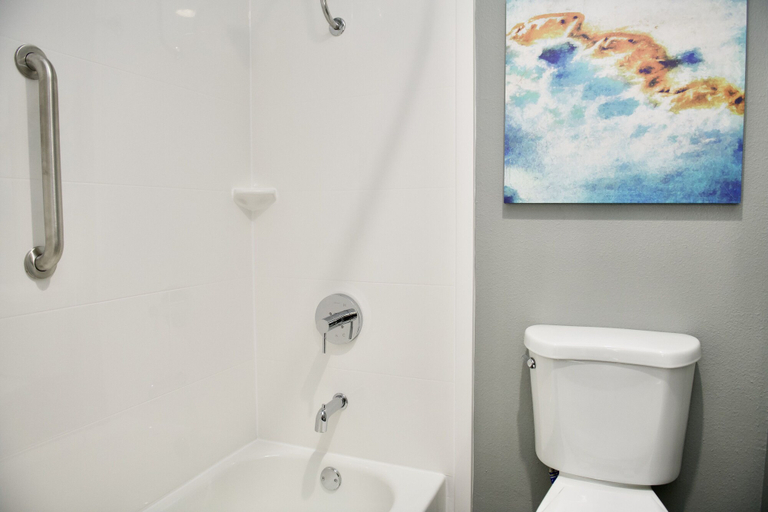 Bathroom 4, La Quinta Inn by Wyndham Wausau, Marathon