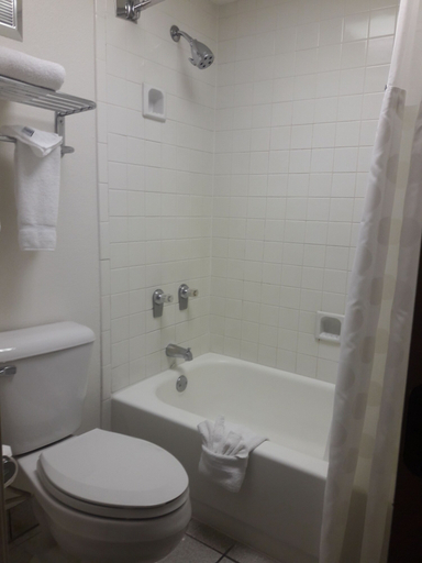 Bathroom 4, Ramada by Wyndham Albuquerque Airport, Bernalillo