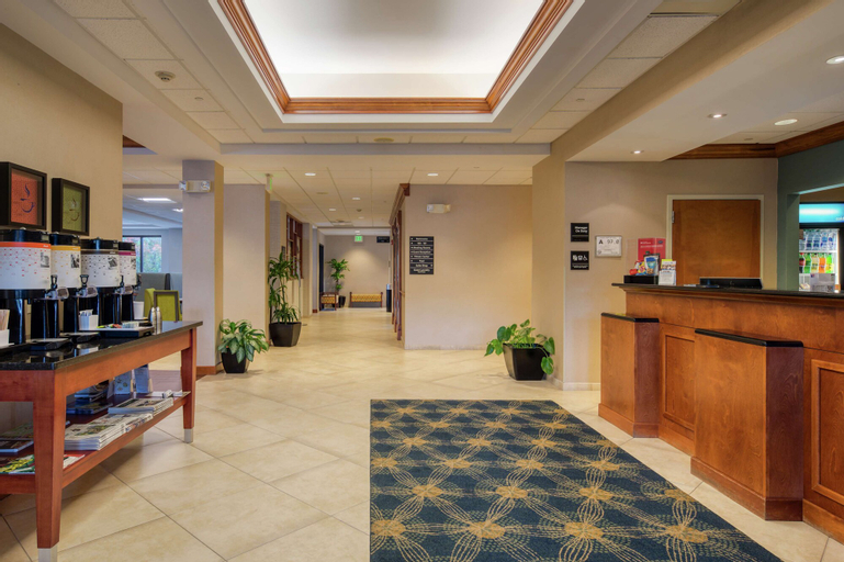 Public Area 1, Hampton Inn Wilmington - University Area/Smith Creek Station, New Hanover